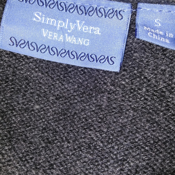 🆕⭐Vera Wang grey black fur cardigan sweater - Picture 3 of 6